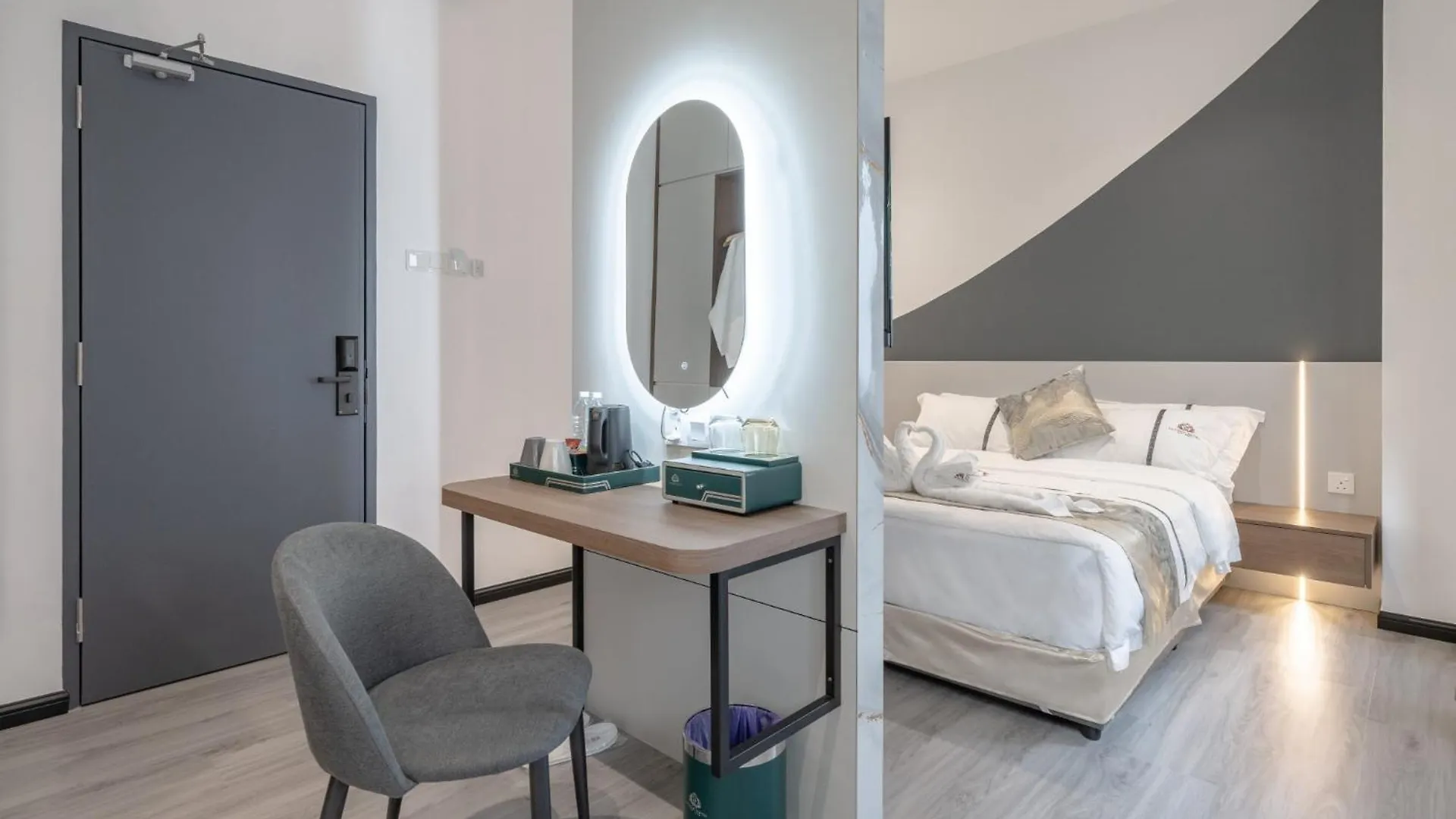 Saturn Hotel George Town
